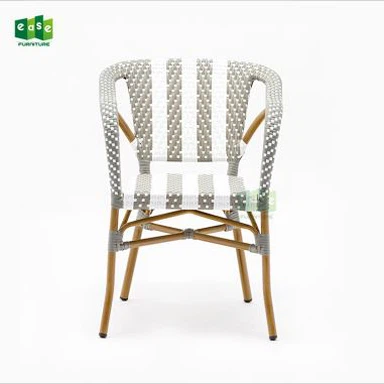 Wicker Bistro -tuolisarjan huonekalut